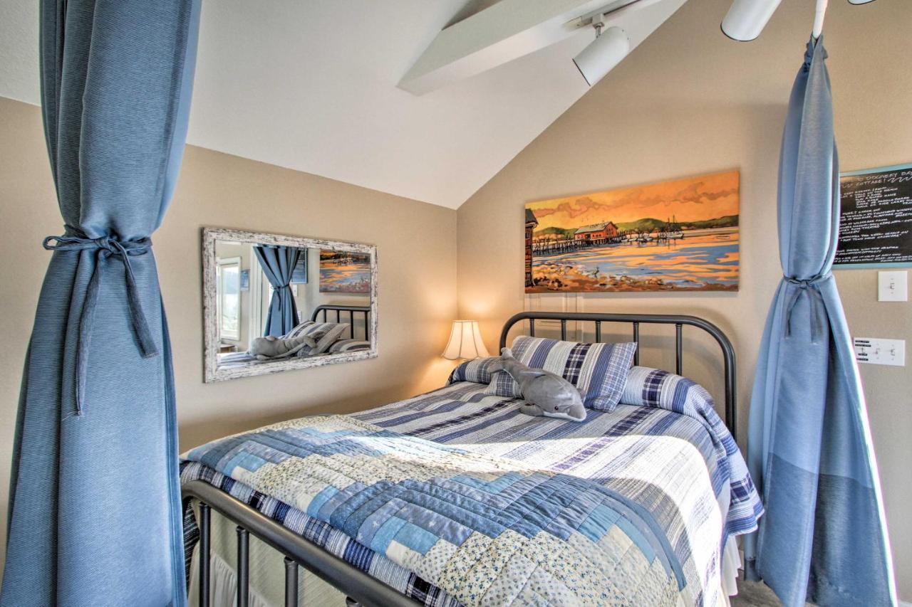 Idyllic Waterfront Cottage With Beach And Sunset Views 포트타운센드 외부 사진