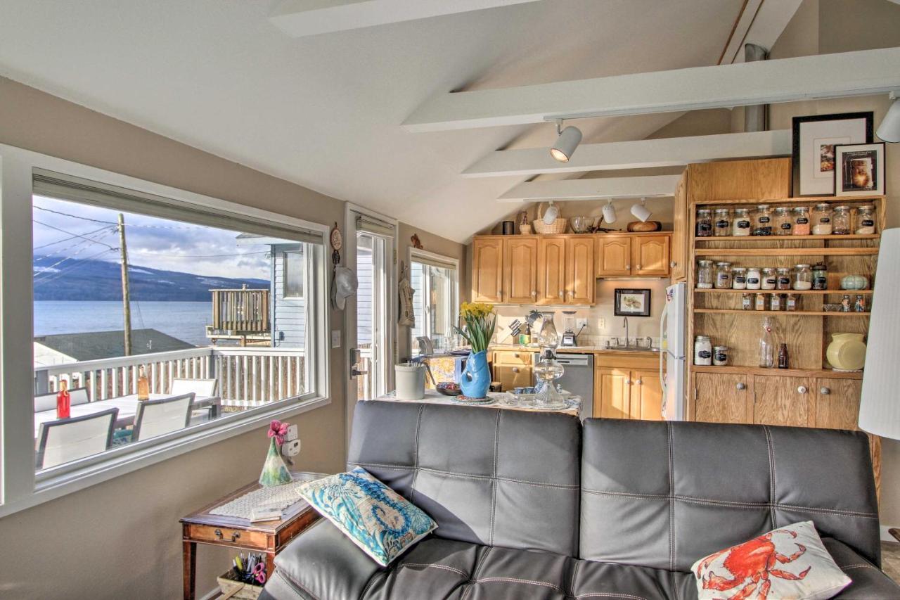Idyllic Waterfront Cottage With Beach And Sunset Views 포트타운센드 외부 사진