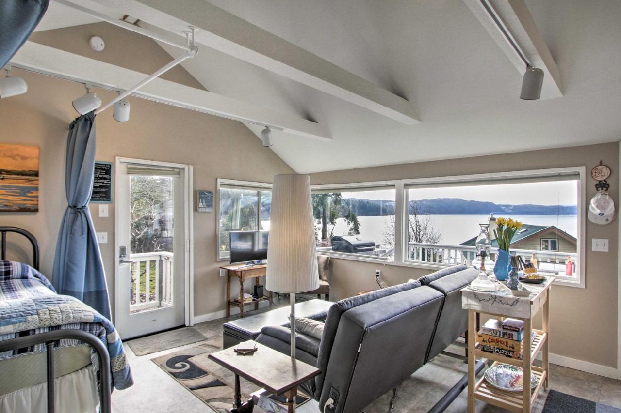 Idyllic Waterfront Cottage With Beach And Sunset Views 포트타운센드 외부 사진